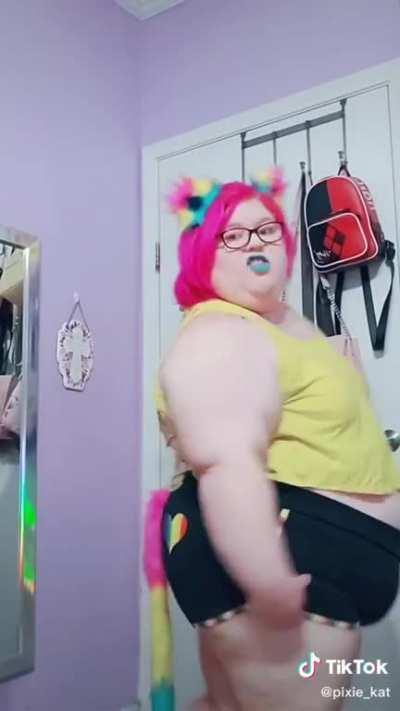 The tail and the shirt...