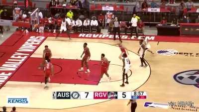 [Highlight] Josh Primo, youngest player in the league, first points in the GLeague.