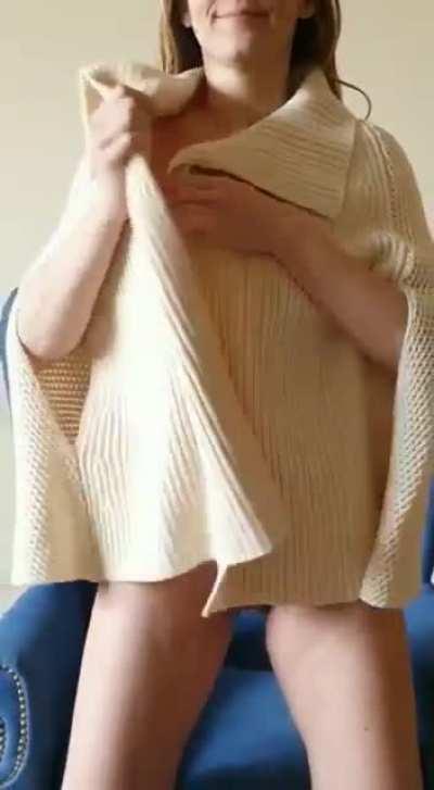 Lets wiggle into the weekend!! (oc)(f)