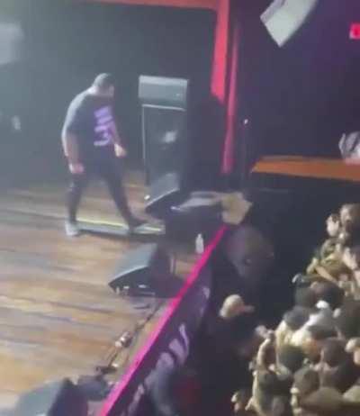 WCGW trying to jump on stage