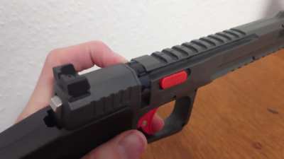 Umarex SPA expert can be fired with the safety engaged