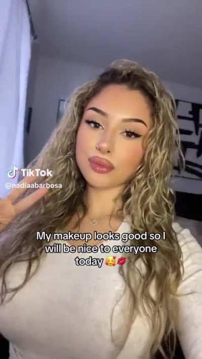 Busty Arab @nadiabarbosa