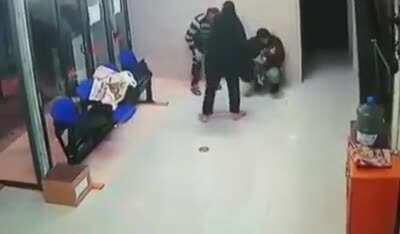 Dad’s reaction to a doctor who saved his child from choking.