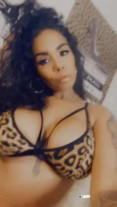 🇨🇺 Your favorite Slutty Latina 😘