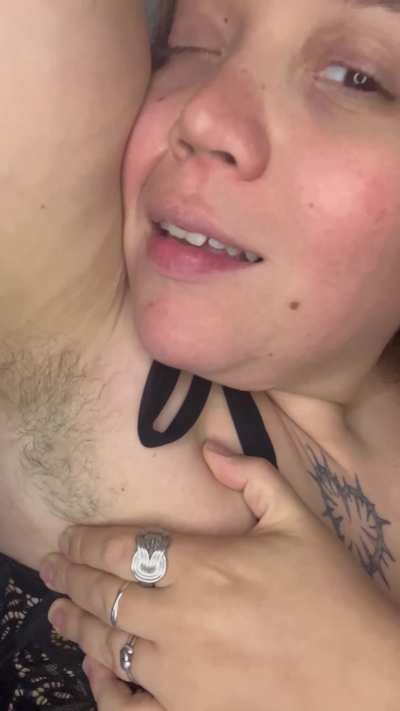 Smell or lick first? [p]