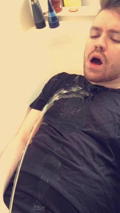 (32/m/uk) hey anyone wanna degrade and humiliate a tiny dicked piss sub? 😇🥵