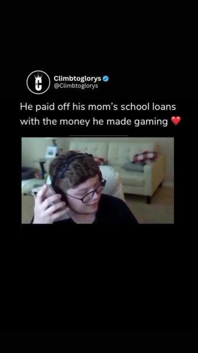Streamer paid off his mom's school loan with the money he made gaming.