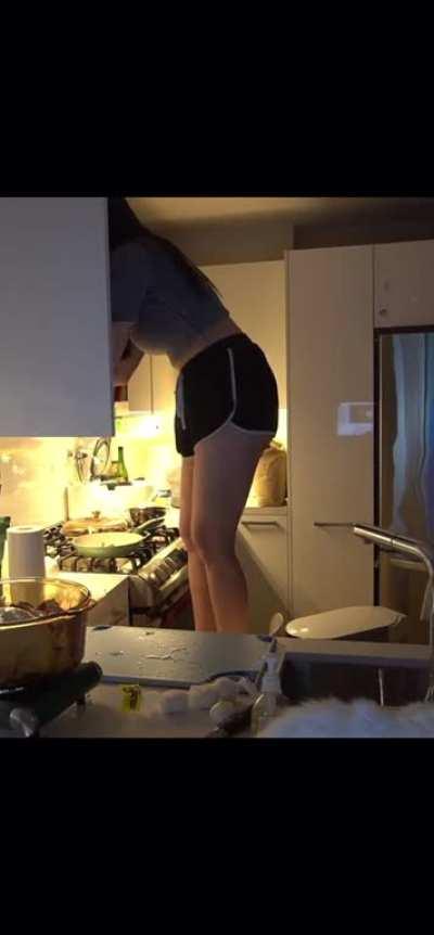 Aria + Shorts = 🥵