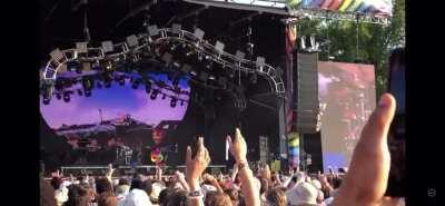 I understand many people have mixed thoughts about Ally rn, but nevertheless, everything abt this video is beautiful. 🖤