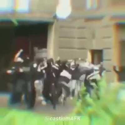 Alguém pode me vender uma tokarev?