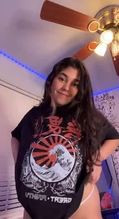 Would you fuck a Venezuelan girl like me raw?