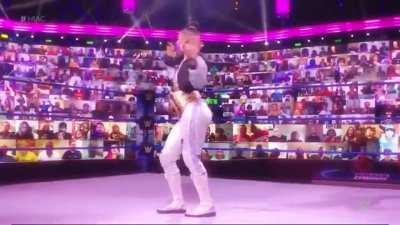 Bianca Belair vs Sasha Banks SummerSlam video package set to Pretty Savage - BLACKPINK.