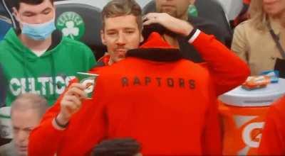 I don't know who but someone was asking for a Scottie and Dragic hug gif, here ya go