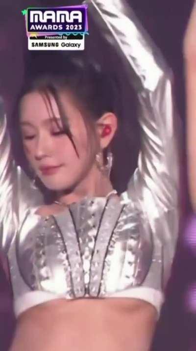 (G)I-DLE ~ Miyeon (UNDERBOOB)