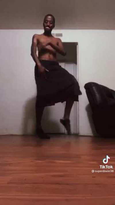 WTF is unc doin 🤦🏾‍♂️🤦🏾‍♂️