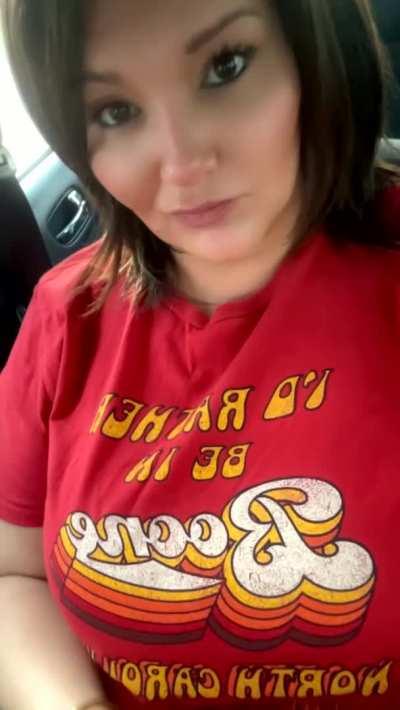 Just felt like milfing a little as I go to the grocery store