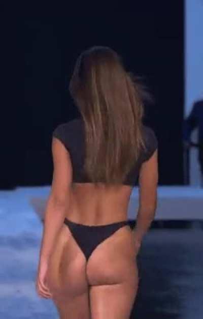 I'm looking to be fed with nice massive ass, I can show off back if you want