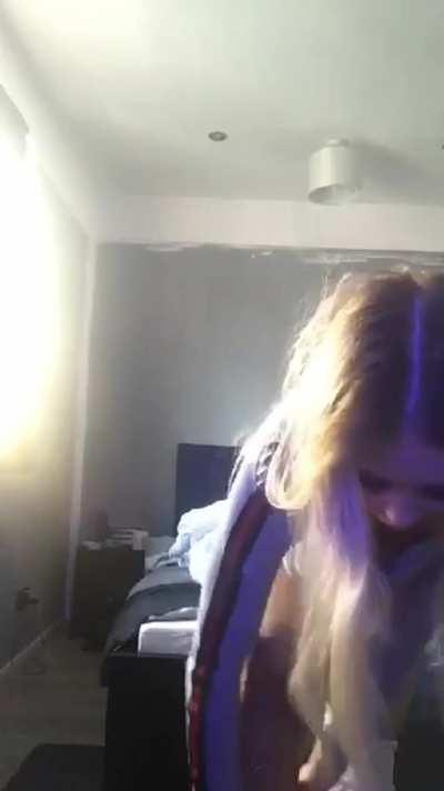 22 [F4M] [ Snapchat ] [griffinky09]Press the up arrow and I'll send an instant nude. Always in the mood for s*xting👍