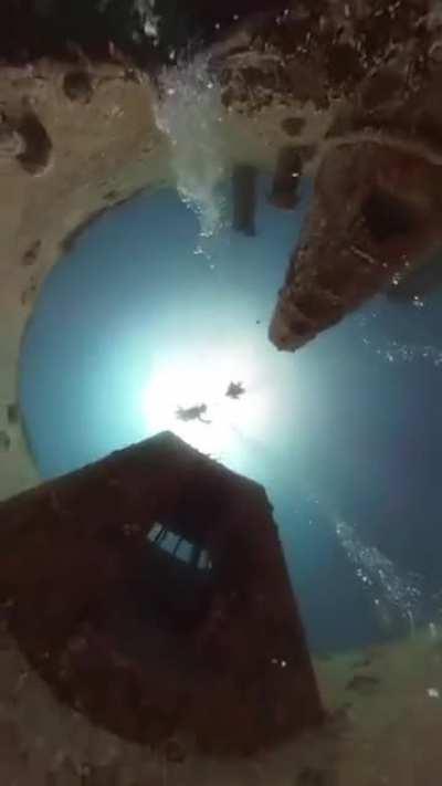 Turn off the sound, please