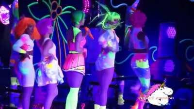 Katy shaking her booty onstage