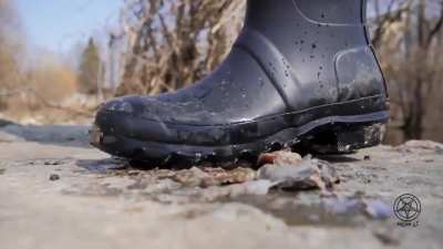 Helga Li loves muddy crushing. Back in the day, I actually texted her—this was before she started making muddy crushing clips. I had noticed in her earlier videos (not bug crushing) that she seemed to enjoy getting her footwear dirty in the mud. So I sugg