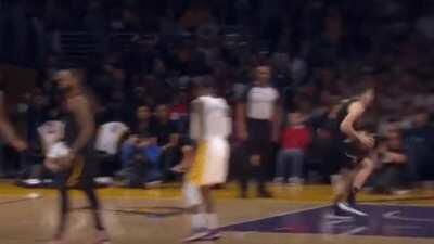 Not a Lebron fan but this was a gooood pass