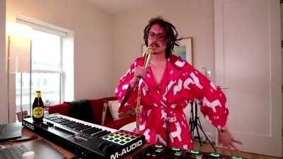 Euro apes waiting for the US apes to open the casino