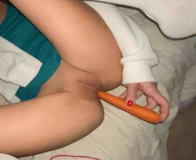 [f] Should I eat it? 🐰