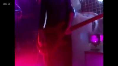In November 1991, Nirvana gave an unusual performance on BBC’s Top of the Pops to mock the show's lip-synching rules. Kurt Cobain sang a la Morrissey while the rest of the band barely put in the effort to make it look like they were actually using their i