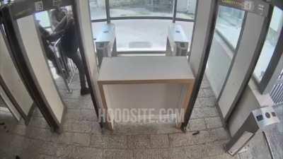 If this isn't a fire advert to buy a stab-proof vest. I'm not sure what would be.