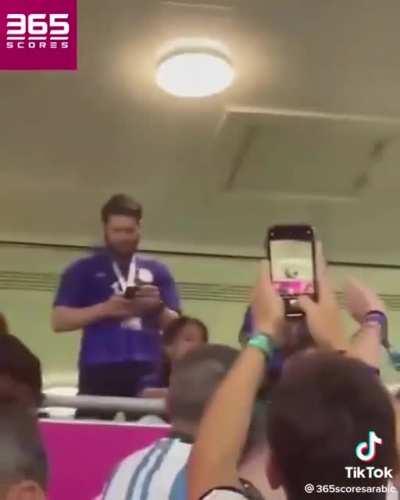 Como alguien que vivio toda la vida en europa puede ser tan Argentino?