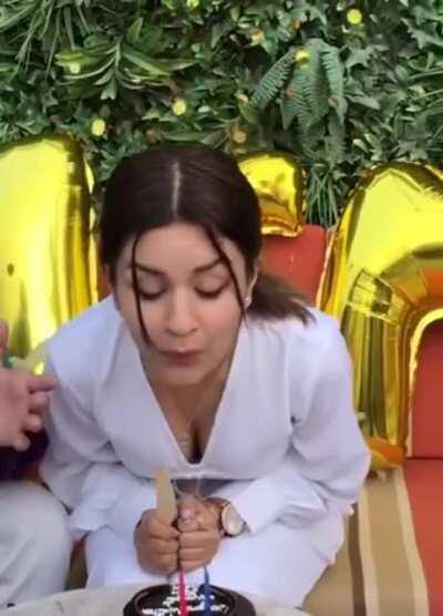 Avneet's deep valley 🔥