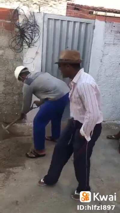 É melhor pagar por empreitada ou por diaria?