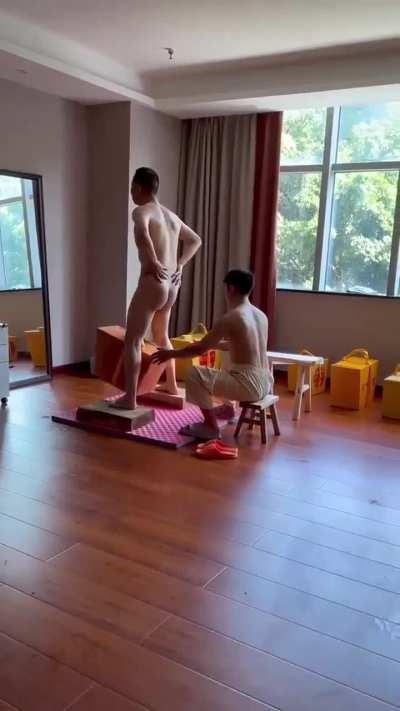 Weakest penis (and balls) 💪🇨🇳