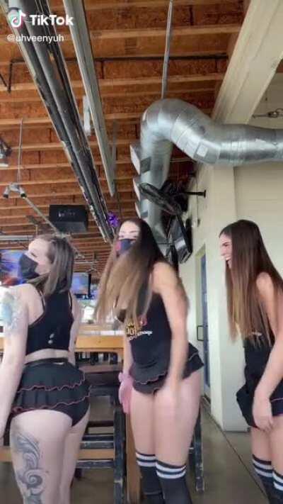 🎶And Damn I want all three....