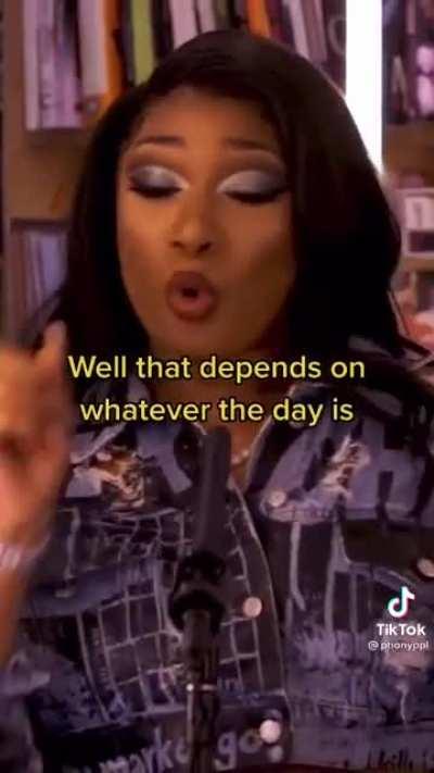 This song gets NO WHERE near as much hype as It should 😭😭😭😭it’s definitely one of my favorite song