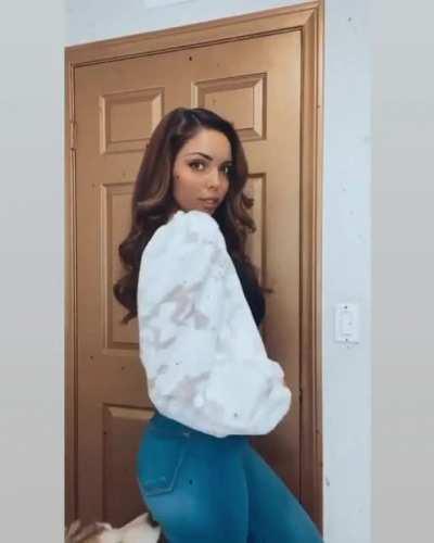 Tara (@thatpersiangirltaraa)