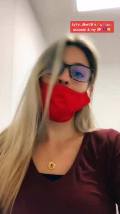 Cupcakes jiggle too 🧁