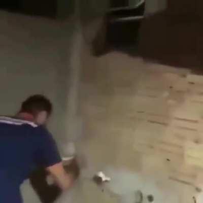 O orochi depois de ver o doa cagando pelado