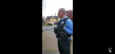 ABSOLUTE crazy karren harassing officers going off her nut and it only got worse, link to full in comments.