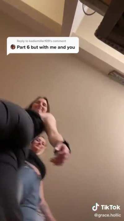 Blonde or brunette @grace.hollic