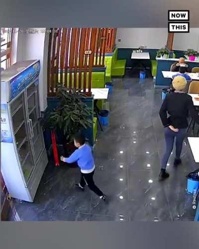 За чем он это делает спросите вы? За шкафом!