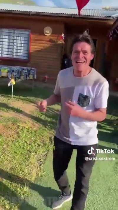 NO SABEN CUANTAS CUMBIAS HE CANTADO?? :v 😛.