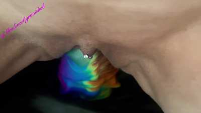 Riding my dark rainbow Merfolk stretches my pussy so nicely. 