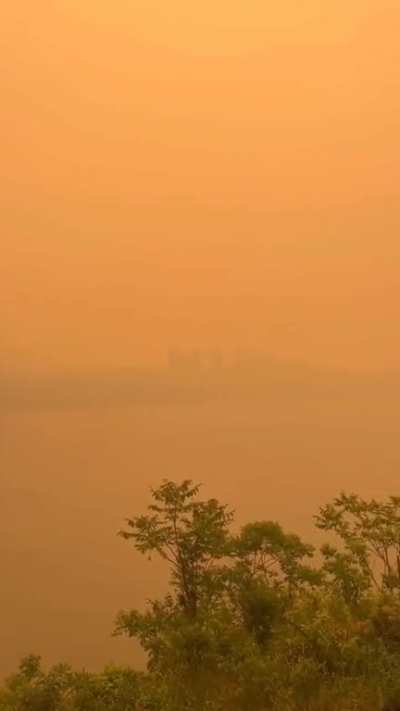 Wildfire smoke covers NYC’s George Washington Bridge