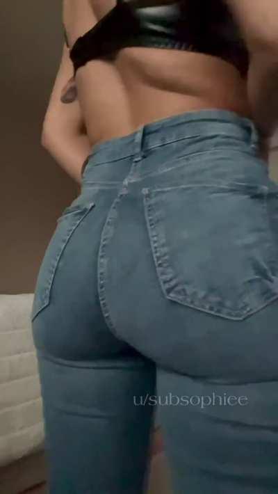 There’s nothing like an all natural, black bubble butt