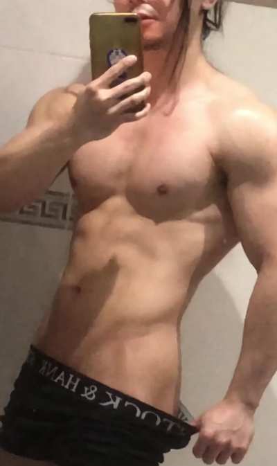 28 [M4FM/F] [London UK] - Muscular bull looking for hot couples and sexy hotwives to have fun with