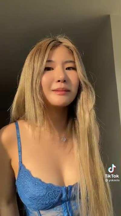 Anong kulay ng Blue? Yskaela Fujimoto (1)