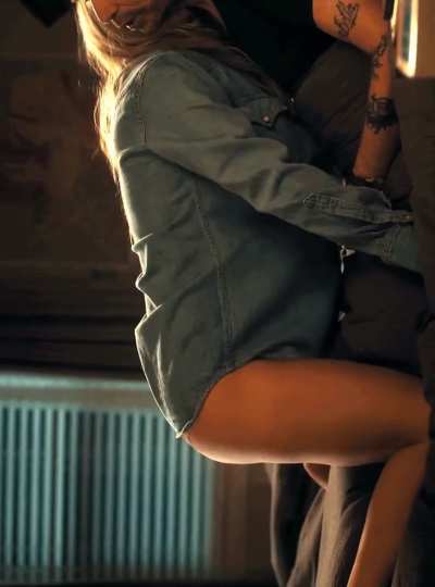 Ali Larter - Landman S01E03