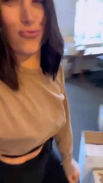 fuck brie Bella gets my cock so hard? 🍑💦🍆